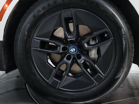 Used 2024 BMW iX xDrive50 AWD/4WD image 8