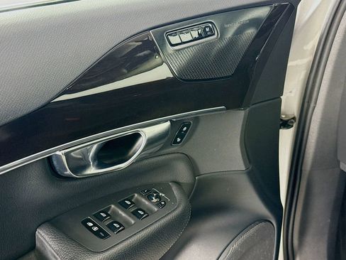 Used 2019 Volvo XC90 T6 Momentum image 18