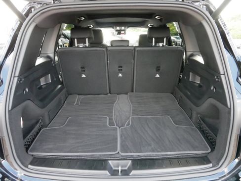 Used 2025 Mercedes-Benz GLB 250 4MATIC image 18