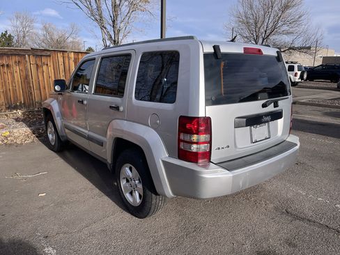 Used 2011 Jeep Liberty Sport image 3