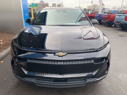 New 2026 Chevrolet Equinox EV LT FWD image 2