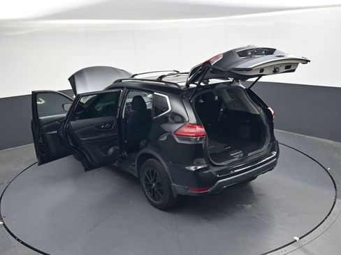 Used 2018 Nissan Rogue SV AWD/4WD image 46