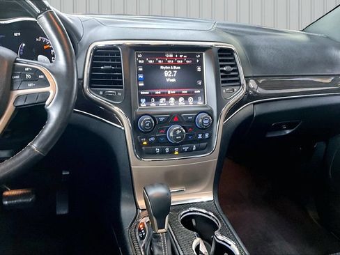Used 2016 Jeep Grand Cherokee Overland AWD/4WD image 9