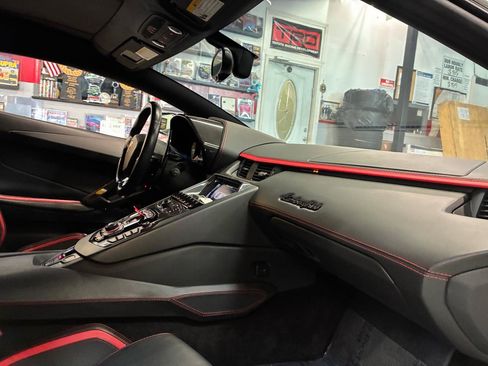 Used 2017 Lamborghini Aventador S AWD/4WD image 28
