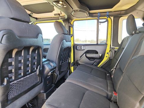 Used 2023 Jeep Wrangler Unlimited Rubicon 4xe image 9