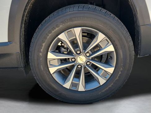 New 2026 Chevrolet Equinox LT w/ Safety and Technology Package FWD image 7