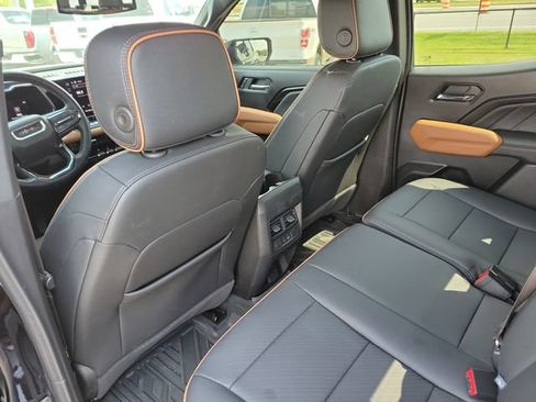 Used 2024 GMC Canyon AT4 w/ AT4 Premium Package AWD/4WD image 12