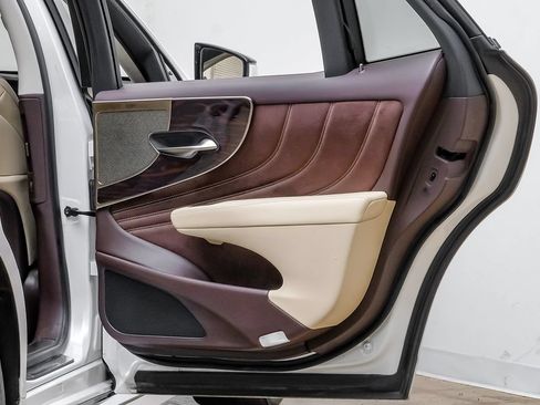 Used 2018 Lexus LS 500 w/ Luxury Package RWD image 44