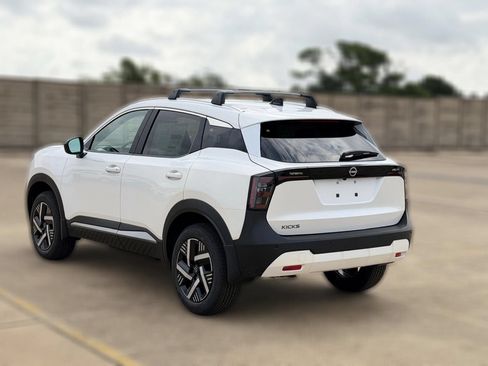 New 2026 Nissan Kicks SV w/ Interior Electronics Package FWD image 8