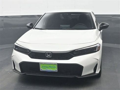 Used 2025 Honda Civic Sport image 3