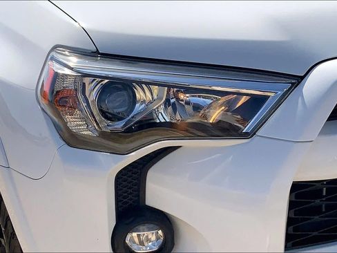 Used 2021 Toyota 4Runner Venture AWD/4WD image 28