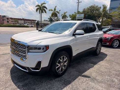 Used 2020 GMC Acadia SLT FWD image 2