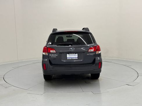 Used 2011 Subaru Outback 2.5i Premium image 4