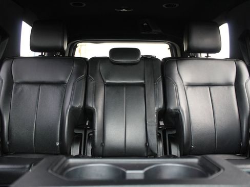 Used 2020 Ford Expedition XLT image 13