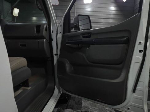 Used 2019 Nissan NV 3500 SL image 31