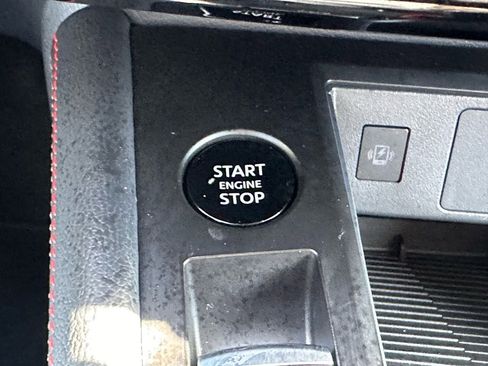 Used 2025 Nissan Kicks SR w/ SR Premium Package image 34