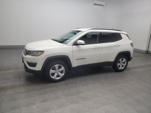 Used 2018 Jeep Compass Latitude w/ Cold Weather Group AWD/4WD image 2