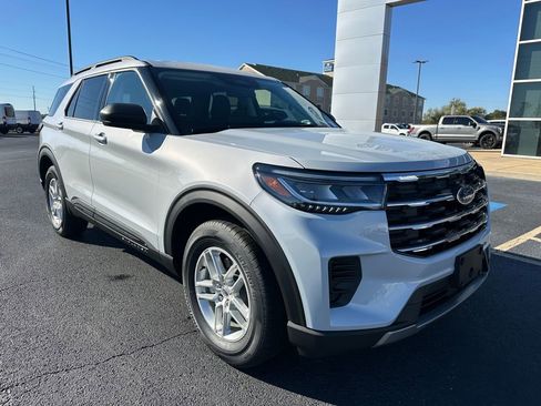 New 2026 Ford Explorer Active image 2