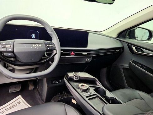 Used 2025 Kia EV6 Light RWD image 11