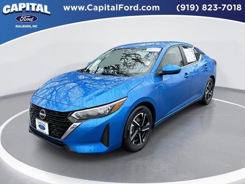 Used 2025 Nissan Sentra SV image 1