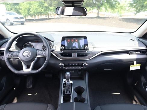 New 2026 Nissan Altima 2.5 SV FWD image 18