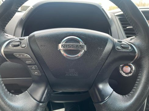 Used 2016 Nissan Pathfinder SV image 21