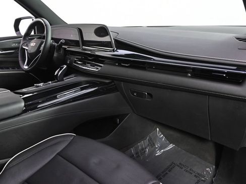 Used 2024 Cadillac Escalade ESV Sport w/ Touring Package AWD/4WD image 15