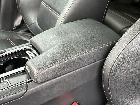 Used 2019 Jaguar F-PACE Prestige image 21