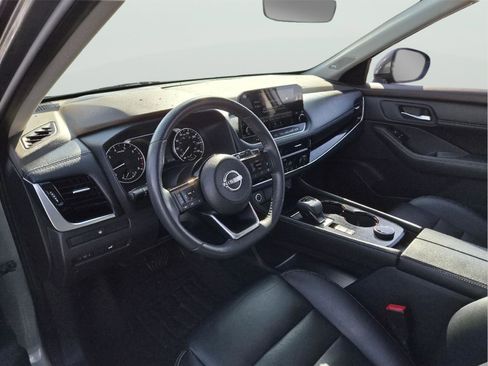 Used 2023 Nissan Rogue SL w/ SL Premium Package image 9