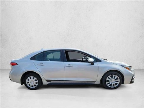 Used 2026 Toyota Corolla SE FWD image 4
