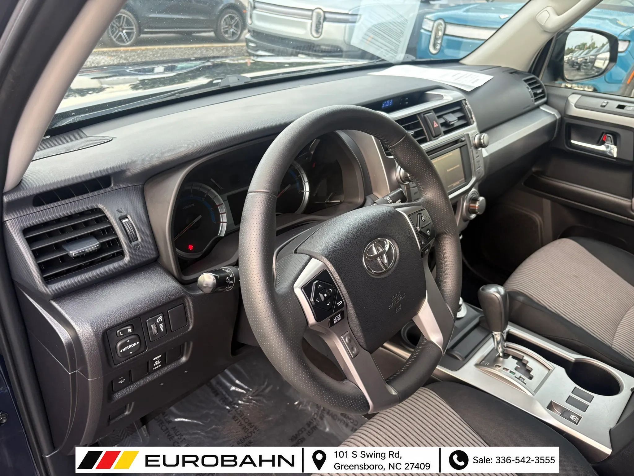 Used 2015 Toyota 4Runner SR5 AWD/4WD image 8