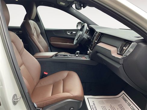 Certified 2023 Volvo XC60 B5 Plus w/ Climate Package image 15