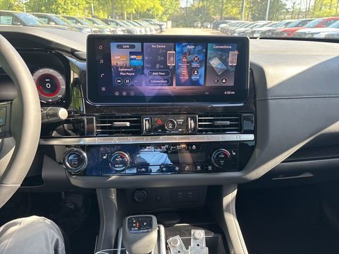New 2026 Nissan Pathfinder SL AWD/4WD image 10