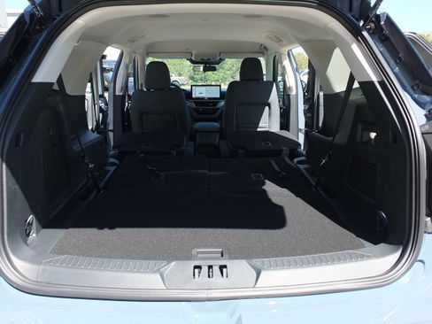 New 2026 Ford Explorer Active RWD image 22