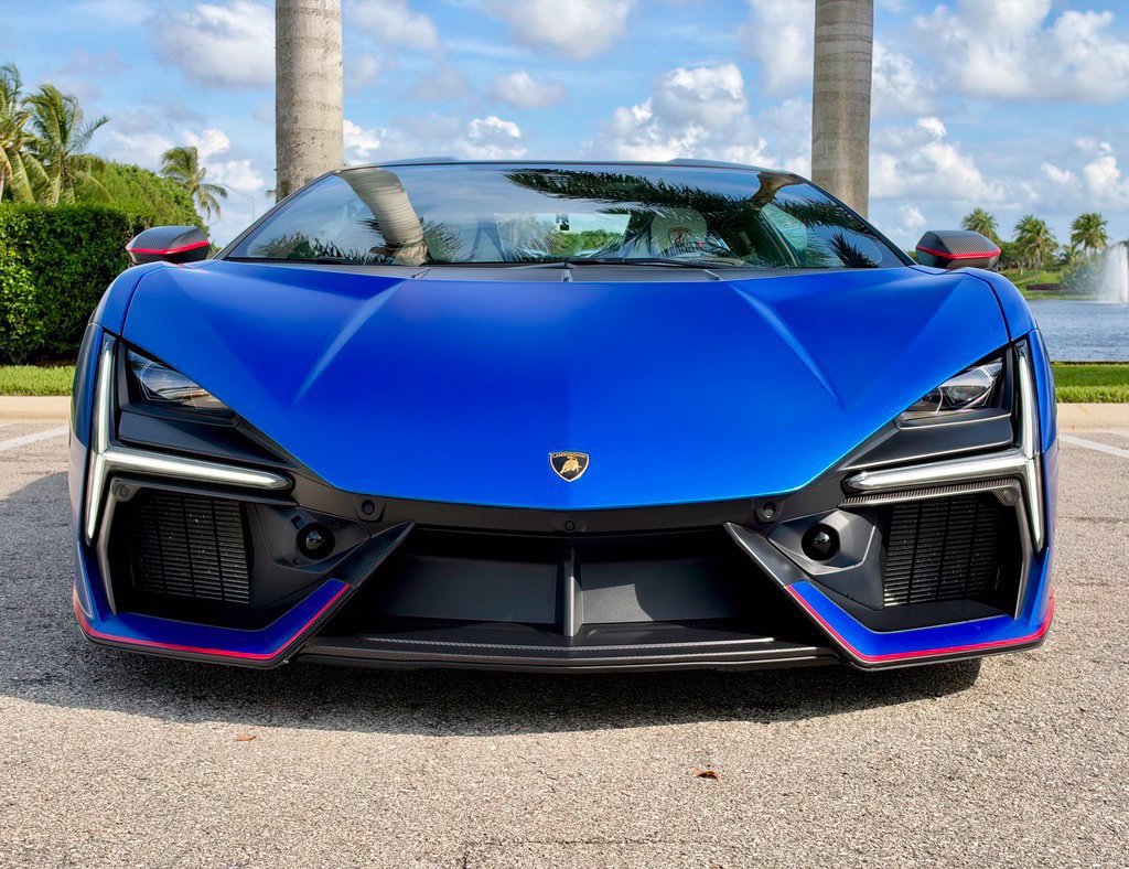 Used 2025 Lamborghini Revuelto AWD/4WD image 3