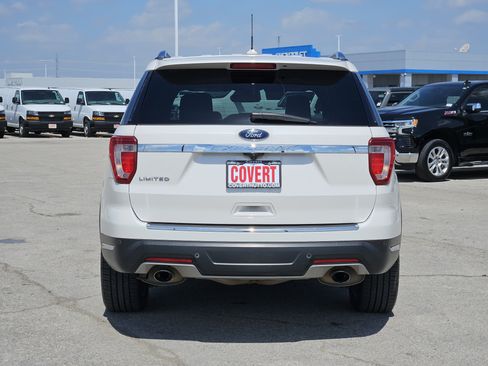 Used 2018 Ford Explorer Limited w/ Ford Safe & Smart Package FWD image 6