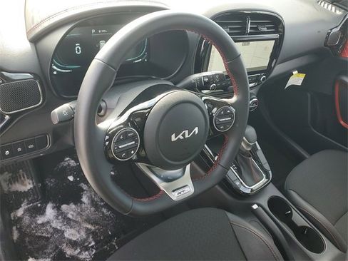 Certified 2025 Kia Soul GT-Line image 17