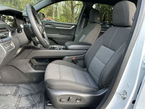 Used 2025 GMC Acadia Elevation image 11