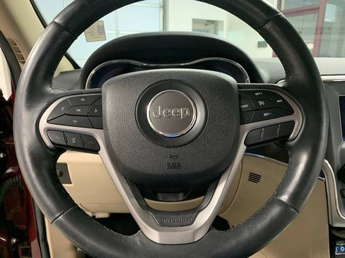 Used 2018 Jeep Grand Cherokee Limited RWD image 17
