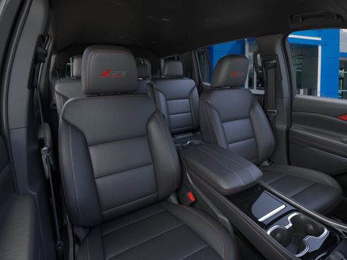 New 2025 Chevrolet Traverse Z71 w/ Enhanced Driving Package image 16