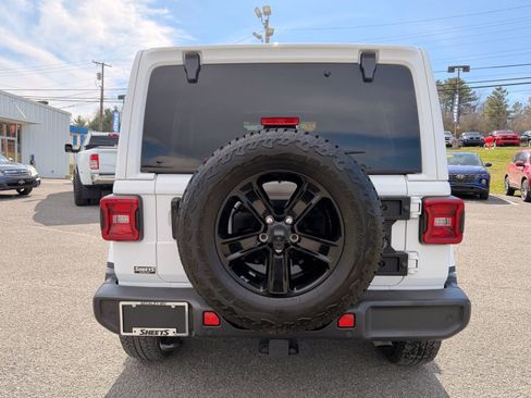 Used 2021 Jeep Wrangler Unlimited Sahara image 5