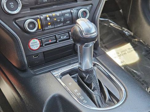 Used 2016 Ford Mustang Coupe RWD image 17