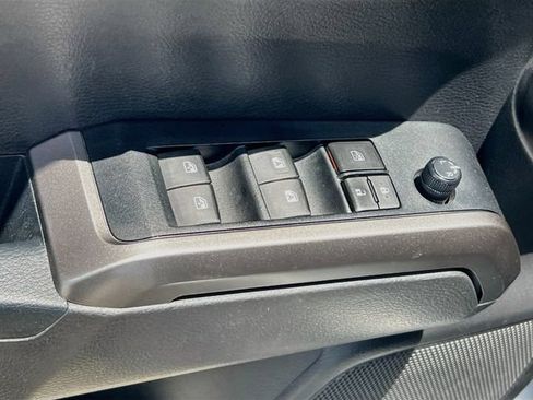 Used 2023 Toyota Tacoma SR5 w/ Technology Package RWD image 12