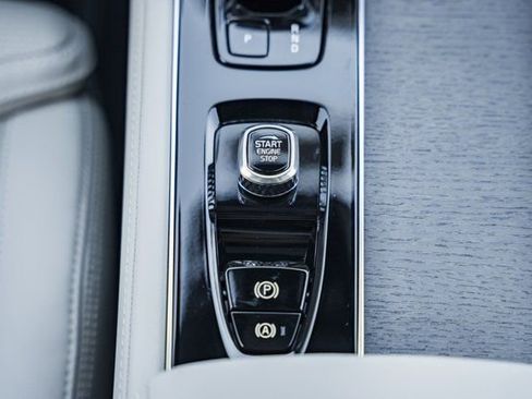 New 2026 Volvo XC90 B6 Ultra w/ Protection Package Premier image 24