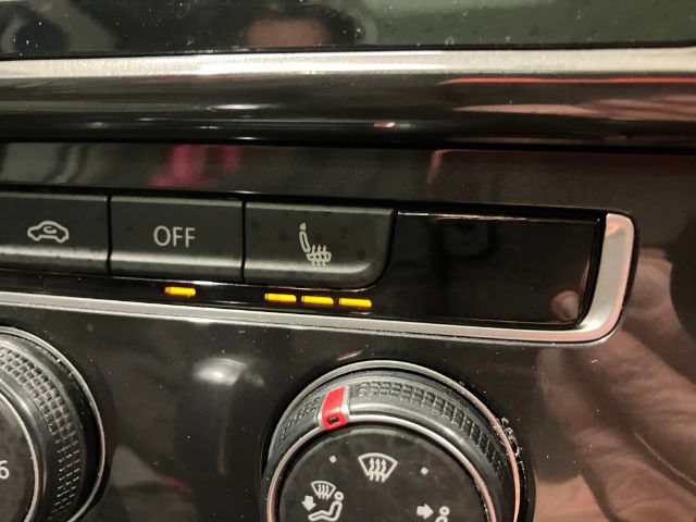 Used 2020 Volkswagen Golf 4-Door FWD image 54