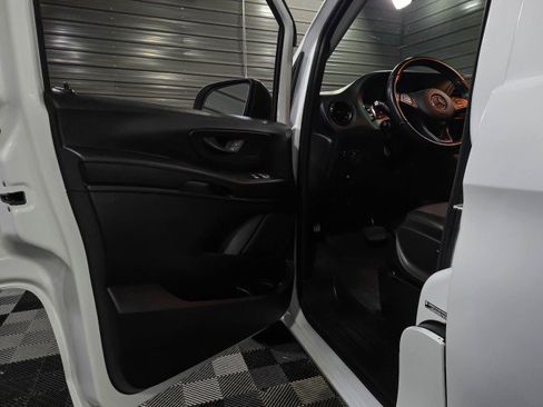 Used 2023 Mercedes-Benz Metris image 26