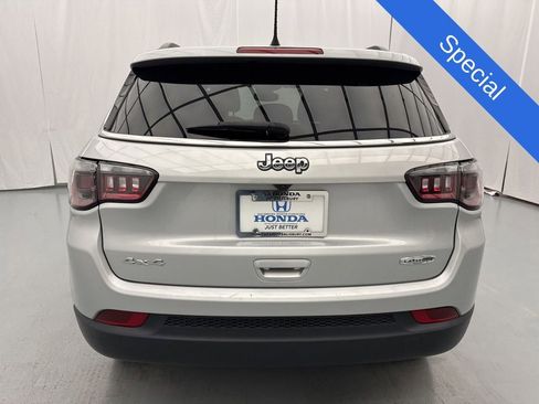 Used 2024 Jeep Compass Latitude AWD/4WD image 8
