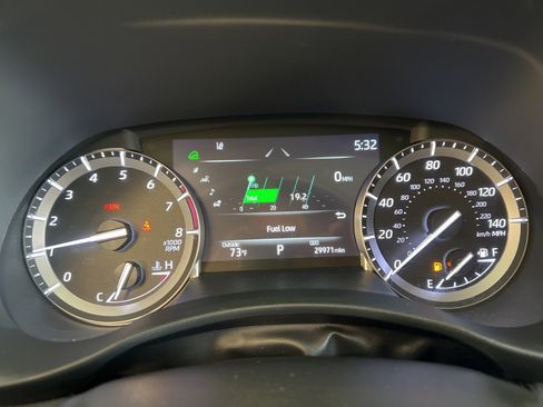 Used 2022 Toyota Highlander XLE image 8