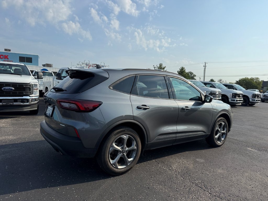 Used 2025 Ford Escape ST-Line Select AWD/4WD image 6