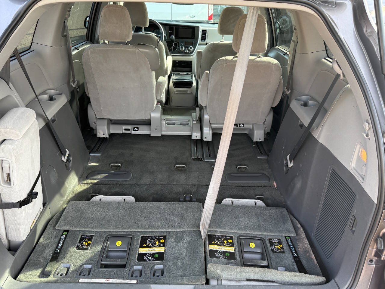 Used 2017 Toyota Sienna LE FWD image 13